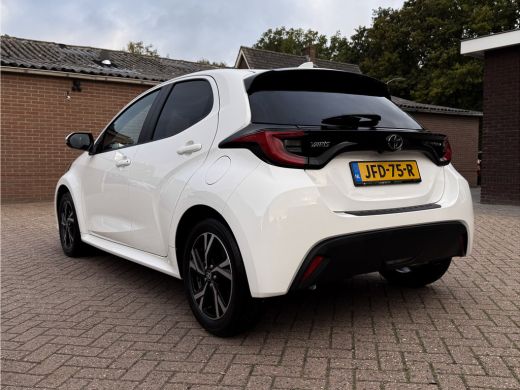 Toyota Yaris 1.5 Hybrid 115 First Edition - Apple Carplay, Airco, Achteruitrijcamera, Adap. Cruise! ActivLease financial lease