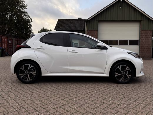 Toyota Yaris 1.5 Hybrid 115 First Edition - Apple Carplay, Airco, Achteruitrijcamera, Adap. Cruise! ActivLease financial lease