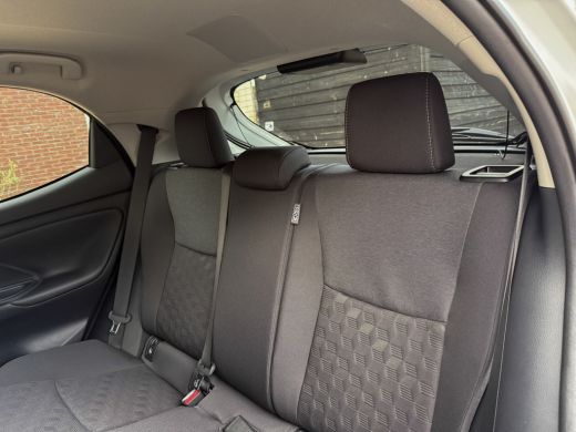 Toyota Yaris 1.5 Hybrid 115 First Edition - Apple Carplay, Airco, Achteruitrijcamera, Adap. Cruise! ActivLease financial lease