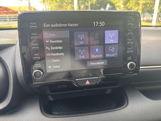 Toyota Yaris 1.5 Hybrid Tech Edition | 06-10141018 Voor meer informatie ActivLease financial lease