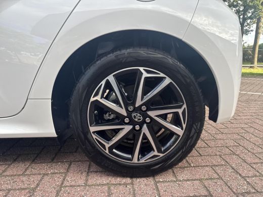 Toyota Yaris 1.5 Hybrid Tech Edition | 06-10141018 Voor meer informatie ActivLease financial lease