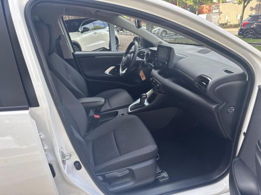 Toyota Yaris 1.5 Hybrid Tech Edition | 06-10141018 Voor meer informatie ActivLease financial lease