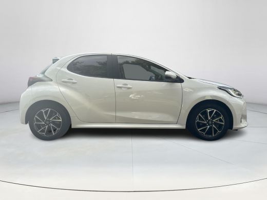 Toyota Yaris 1.5 Hybrid Tech Edition | 06-10141018 Voor meer informatie ActivLease financial lease