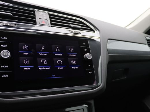 Volkswagen Tiguan 1.4 TSI e-hybrid Life Business 245PK DSG Led koplampen, adaptive cruise met travel assist, side a... ActivLease financial lease