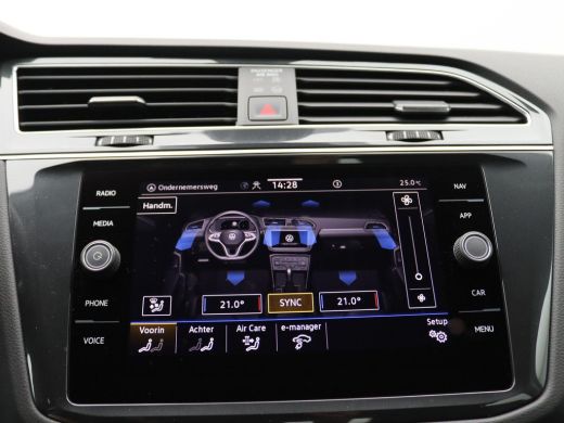 Volkswagen Tiguan 1.4 TSI e-hybrid Life Business 245PK DSG Led koplampen, adaptive cruise met travel assist, side a... ActivLease financial lease