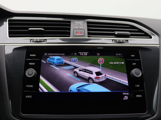 Volkswagen Tiguan 1.4 TSI e-hybrid Life Business 245PK DSG Led koplampen, adaptive cruise met travel assist, side a... ActivLease financial lease