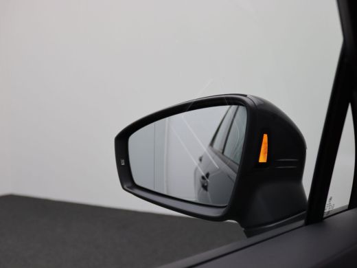 Volkswagen Tiguan 1.4 TSI e-hybrid Life Business 245PK DSG Led koplampen, adaptive cruise met travel assist, side a... ActivLease financial lease