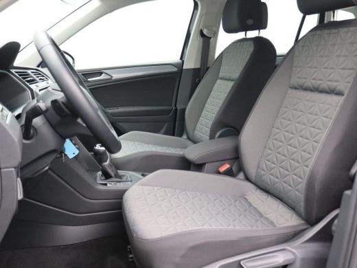 Volkswagen Tiguan 1.4 TSI e-hybrid Life Business 245PK DSG Led koplampen, adaptive cruise met travel assist, side a... ActivLease financial lease