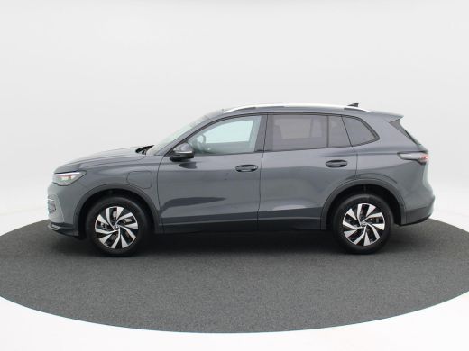 Volkswagen Tiguan 1.5 eHybrid 205 Pk Life Edition | 360° Camera | Panorama Dak | Carplay | Elektrische Stoelen | Pa... ActivLease financial lease