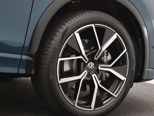 Volkswagen Tiguan 1.5 eHybrid R-Line Edition 272PK DSG Trekhaak, Pano-Schuifdak, Adaptieve Cruise Controle, Achteru... ActivLease financial lease