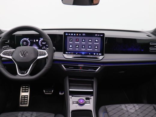 Volkswagen Tiguan 1.5 eHybrid R-Line Edition 272PK DSG Trekhaak, Pano-Schuifdak, Adaptieve Cruise Controle, Achteru... ActivLease financial lease