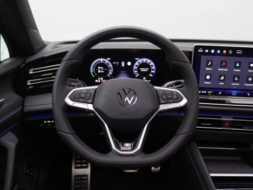 Volkswagen Tiguan 1.5 eHybrid R-Line Edition 272PK DSG Trekhaak, Pano-Schuifdak, Adaptieve Cruise Controle, Achteru... ActivLease financial lease