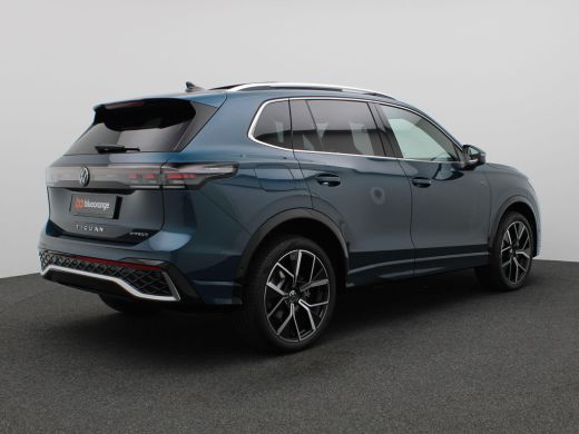Volkswagen Tiguan 1.5 eHybrid R-Line Edition 272PK DSG Trekhaak, Pano-Schuifdak, Adaptieve Cruise Controle, Achteru... ActivLease financial lease