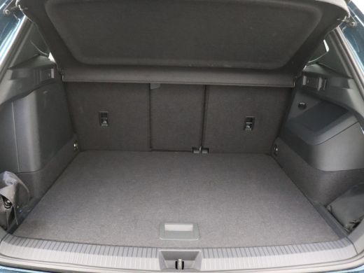 Volkswagen Tiguan 1.5 eHybrid R-Line Edition 272PK DSG Trekhaak, Pano-Schuifdak, Adaptieve Cruise Controle, Achteru... ActivLease financial lease