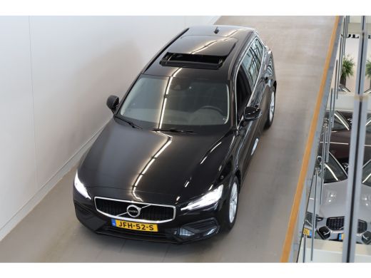 Volvo  V60 B4 197PK Momentum Business | Panoramadak | Adap Cruise | Camera | Park Assist | Carplay ActivLease financial lease