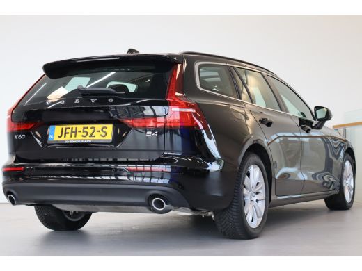 Volvo  V60 B4 197PK Momentum Business | Panoramadak | Adap Cruise | Camera | Park Assist | Carplay ActivLease financial lease