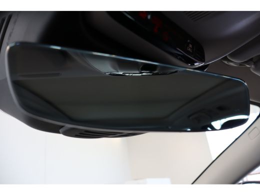 Volvo  V60 B4 197PK Momentum Business | Panoramadak | Adap Cruise | Camera | Park Assist | Carplay ActivLease financial lease