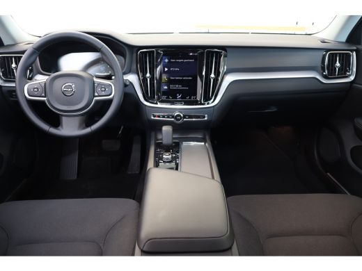 Volvo  V60 B4 197PK Momentum Business | Panoramadak | Adap Cruise | Camera | Park Assist | Carplay ActivLease financial lease