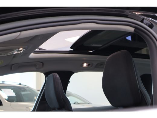 Volvo  V60 B4 197PK Momentum Business | Panoramadak | Adap Cruise | Camera | Park Assist | Carplay ActivLease financial lease