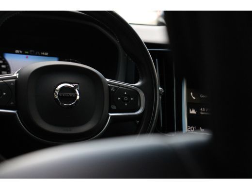 Volvo  XC60 2.0 T5 Momentum Pro | Standkachel | Adaptive Cruise | Pilot Assist | Camera | Keyless Entry | Sto... ActivLease financial lease