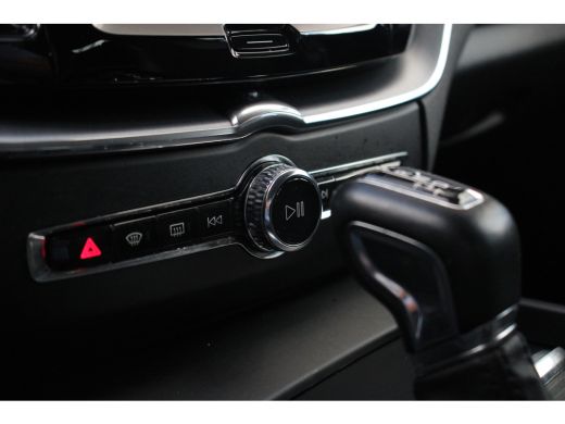 Volvo  XC60 2.0 T5 Momentum Pro | Standkachel | Adaptive Cruise | Pilot Assist | Camera | Keyless Entry | Sto... ActivLease financial lease