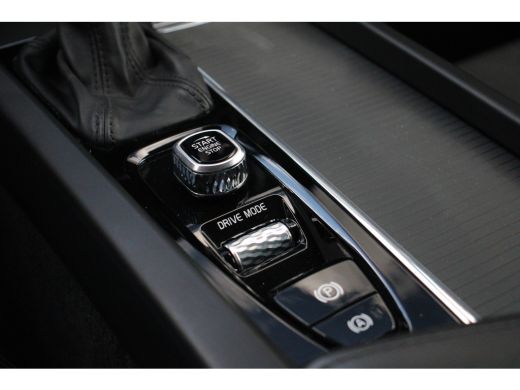 Volvo  XC60 2.0 T5 Momentum Pro | Standkachel | Adaptive Cruise | Pilot Assist | Camera | Keyless Entry | Sto... ActivLease financial lease