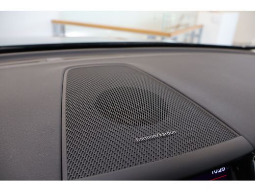 Volvo  XC60 B5 250PK Momentum Exclusive | 360º | HK Audio | panoramadak | Black Pack | Adap Cruise | Head-Up ActivLease financial lease