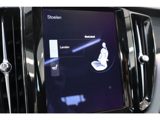 Volvo  XC60 B5 250PK Momentum Exclusive | 360º | HK Audio | panoramadak | Black Pack | Adap Cruise | Head-Up ActivLease financial lease