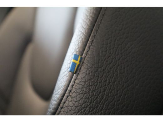 Volvo  XC60 B5 250PK Momentum Exclusive | 360º | HK Audio | panoramadak | Black Pack | Adap Cruise | Head-Up ActivLease financial lease