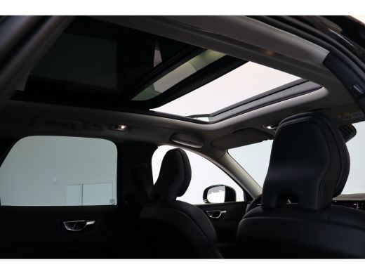 Volvo  XC60 B5 250PK Momentum Exclusive | 360º | HK Audio | panoramadak | Black Pack | Adap Cruise | Head-Up ActivLease financial lease