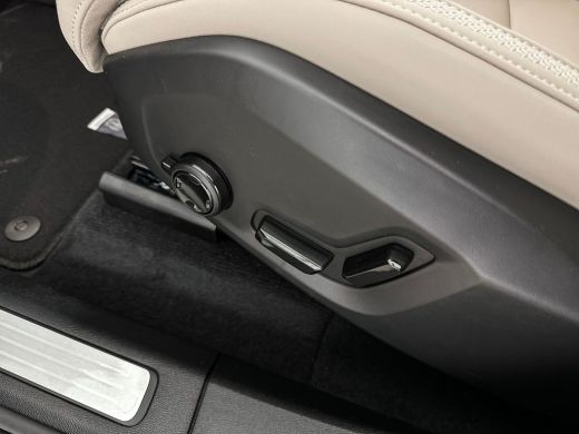 Volvo  XC60 T8 Recharge Ultra Dark | 22" | Luchtvering | Bowers & Wilkins | Getint & Gelamineerd glas | Alarm... ActivLease financial lease