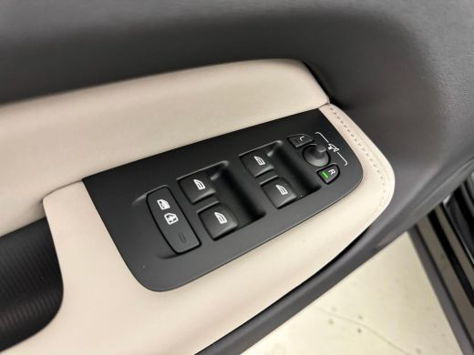 Volvo  XC60 T8 Recharge Ultra Dark | 22" | Luchtvering | Bowers & Wilkins | Getint & Gelamineerd glas | Alarm... ActivLease financial lease