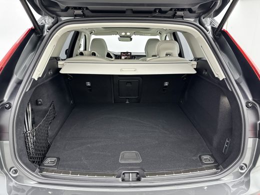 Volvo  XC60 T8 Recharge Ultra Dark | 22" | Luchtvering | Heico Spacers & Diffusor | Heico Selected Level | 36... ActivLease financial lease