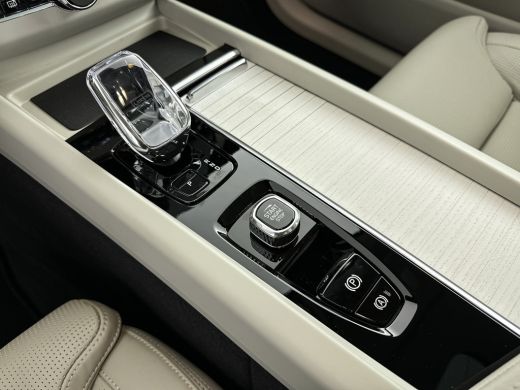 Volvo  XC60 T8 Recharge Ultra Dark | 22" | Luchtvering | Heico Spacers & Diffusor | Heico Selected Level | 36... ActivLease financial lease