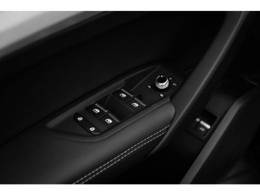 Audi Q5 S edition competition | Adaptive air suspension | Adaptive cruise control | Audi virtual cockpit ActivLease financial lease