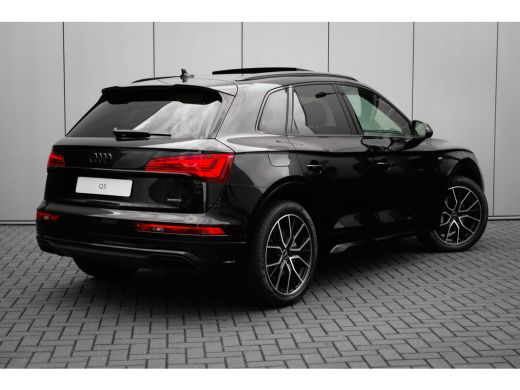 Audi Q5 S edition competition | Adaptive air suspension | Adaptive cruise control | Audi virtual cockpit ActivLease financial lease