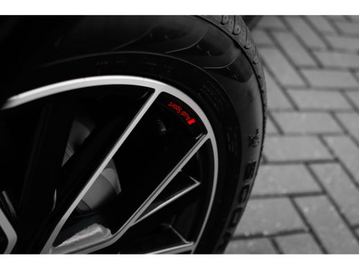 Audi Q5 S edition competition | Adaptive air suspension | Adaptive cruise control | Audi virtual cockpit ActivLease financial lease