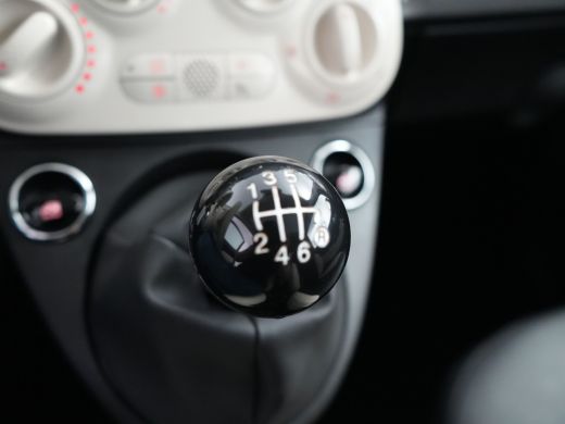 Fiat 500 1.0 70PK HYBRID DOLCEVITA AIRCO / 15"LMV / CRUISECONTROL / APPLE-ANDROID AUTO / PANO.DAK / LEDER ... ActivLease financial lease