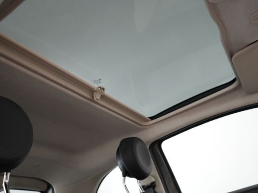 Fiat 500 1.0 70PK HYBRID DOLCEVITA AIRCO / 15"LMV / CRUISECONTROL / APPLE-ANDROID AUTO / PANO.DAK / LEDER ... ActivLease financial lease