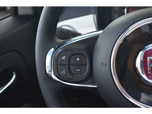 Fiat 500C 1.0 Hybrid Dolcevita Finale | AllSeason-banden | Navigatie by App | Parkeersensoren | 15"LMV | Cr... ActivLease financial lease