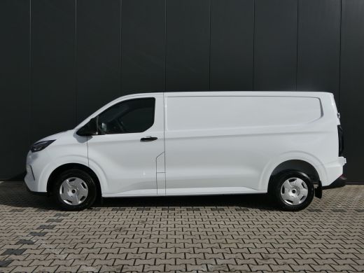 Ford Transit Custom 320 2.0 TDCI 136pk L2H1 Trend | Navigatie | Laadruimte Pakket | LED Koplampen | AGM Accu | ActivLease financial lease