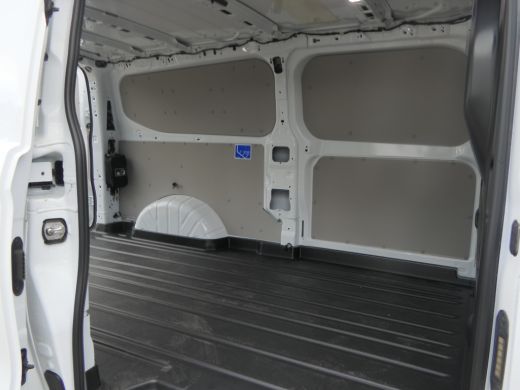 Ford Transit Custom 320 2.0 TDCI 136pk L2H1 Trend | Navigatie | Laadruimte Pakket | LED Koplampen | AGM Accu | ActivLease financial lease