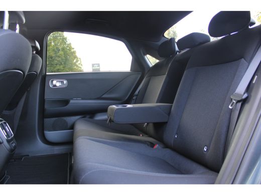 Hyundai IONIQ 6 Connect 77.4 kWh | Elektr. Stoelen | Elektr. Achterklep | Navigatie | Stuur/Stoelverwarming | Ach... ActivLease financial lease