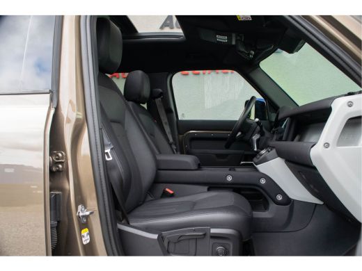Land Rover Defender 110 P400e ActivLease financial lease