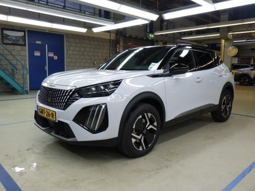 Peugeot 2008 1.2 Hybrid 136 GT | Achterbank in delen neerklapbaar | Achteruitrijcamera | Airco (automatisch)