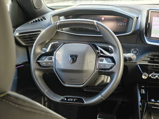 Peugeot 2008 1.2 Hybrid 136 GT | Achterbank in delen neerklapbaar | Achteruitrijcamera | Airco (automatisch) ActivLease financial lease