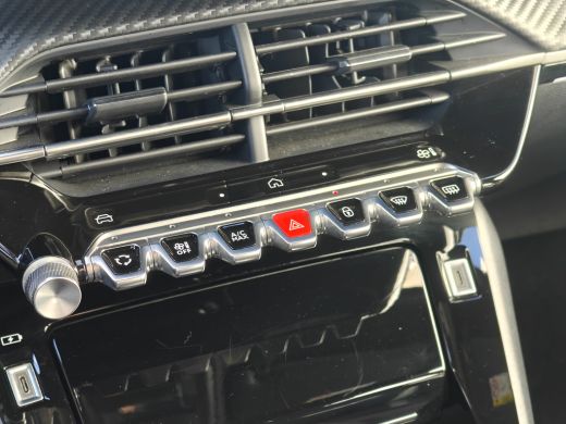 Peugeot 2008 1.2 Hybrid 136 GT | Achterbank in delen neerklapbaar | Achteruitrijcamera | Airco (automatisch) ActivLease financial lease