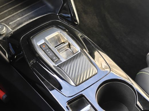 Peugeot 2008 1.2 Hybrid 136 GT | Achterbank in delen neerklapbaar | Achteruitrijcamera | Airco (automatisch) ActivLease financial lease