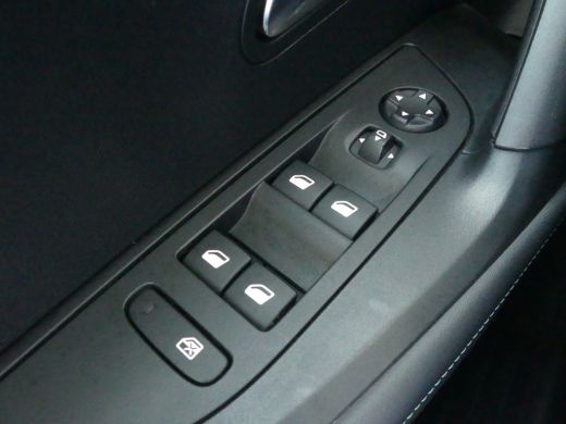 Peugeot 2008 1.2 PureTech 130PK Allure | CAMERA | STOELVERWARMING | KEYLESS ENTRY/START | ActivLease financial lease