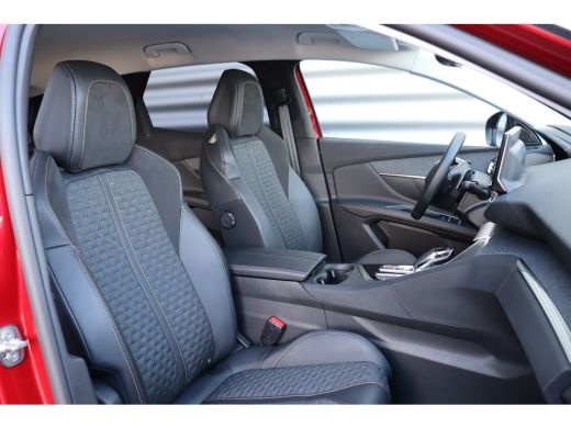 Peugeot 3008 1.6 HYBRID 225PK ALLURE ROAD TRIP AUTOMAAT / NAVI / CLIMA / PDC / 18" LMV / CAMERA / KEYLESS / FU... ActivLease financial lease